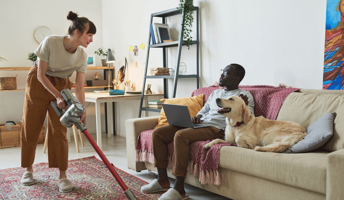 Choosing the Best Cleaning Schedule with Pets at Home